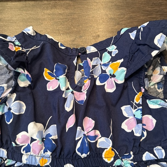 💜3/$15 Carter’s Baby Bundle - Picture 5 of 11